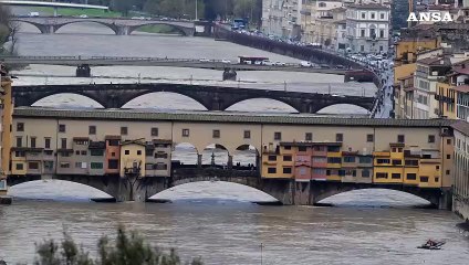 Allerta rossa a Firenze, l'Arno a rischio esondazione