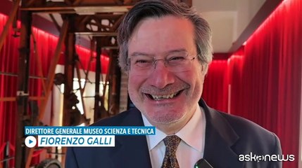 Un palco a ponti mobili racconta la storia della Scala di Milano