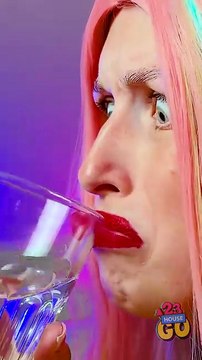 Crazy Makeup Hack to keep the lipstick on your lips! 💋💄 #beauty