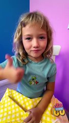 She's Anxiety now 🌟🧡 The Little Artist Applied an Unusual MakeUp! #shorts