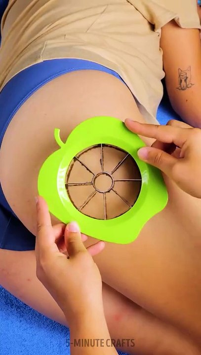 Exciting technique for creating temporary henna tattoos 🎨