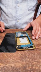 This Guy Turned Old Smartphone Gold into a Ring!? 💍📱