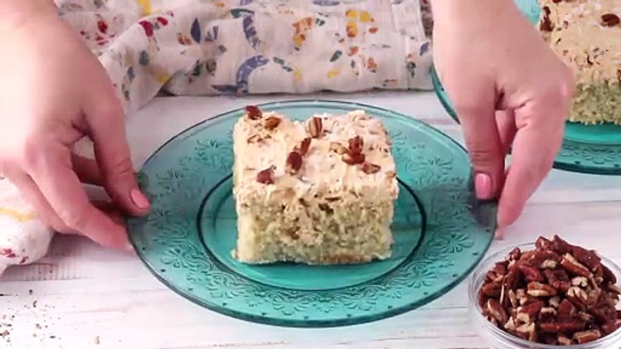How to make Butter Pecan Poke Cake