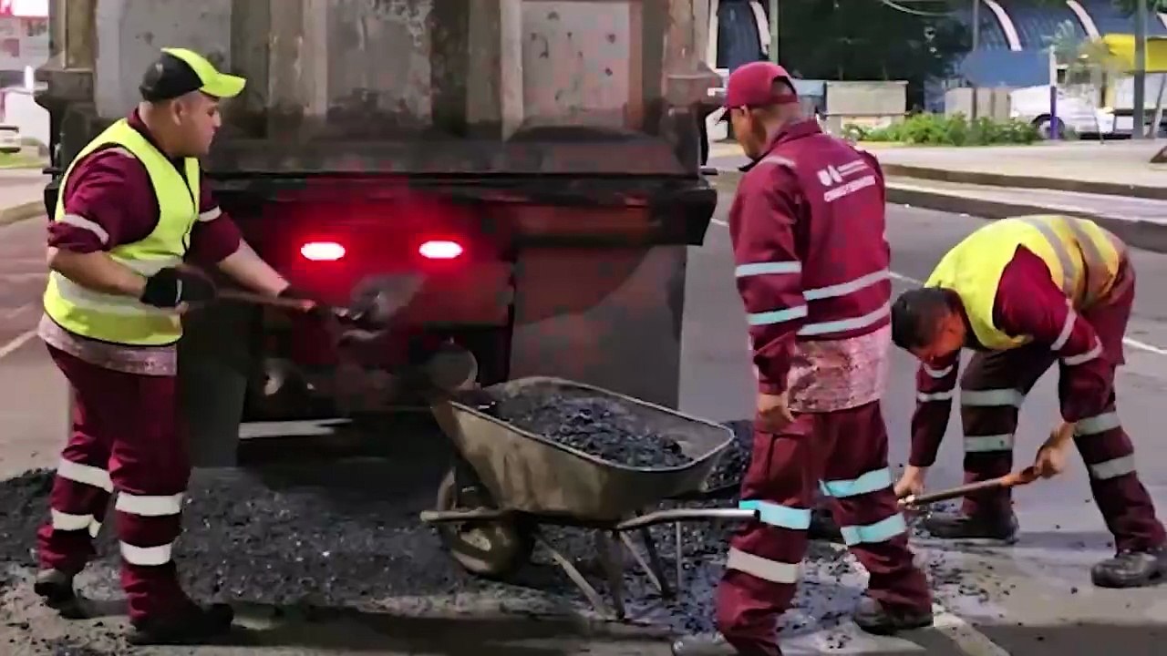 Brugada explica por qué hay tantos baches en CDMX