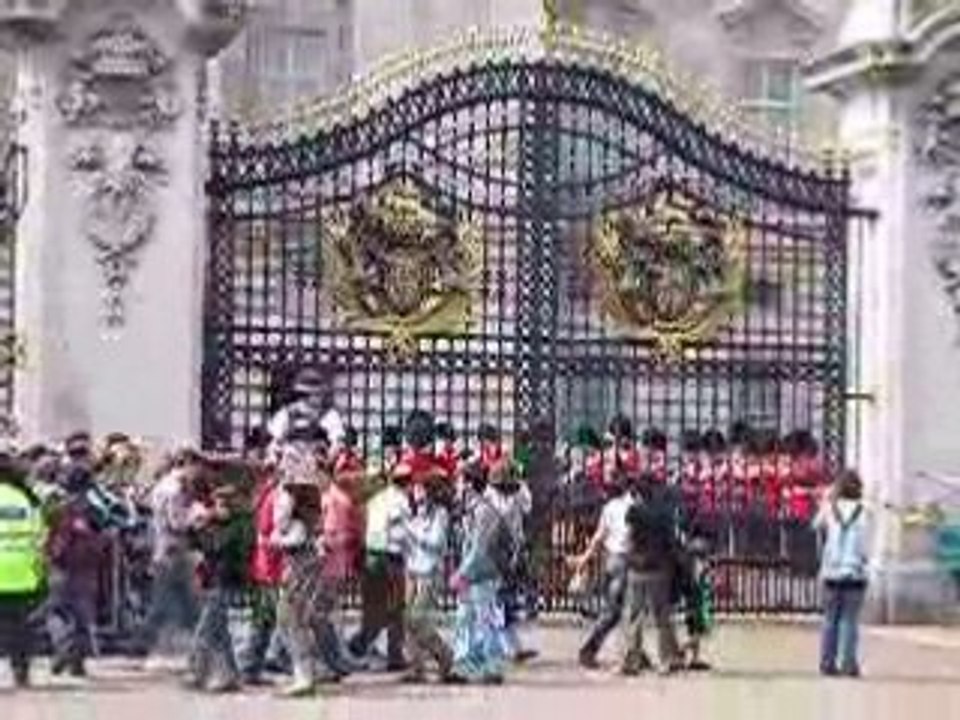 Fanfare de la relève de la garde a Buckingham Palace