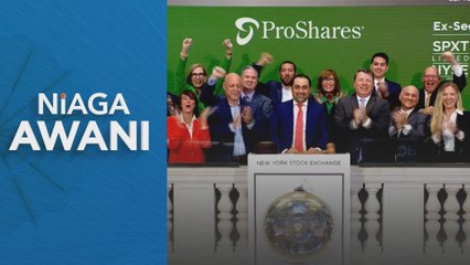 Wall Street ends lower as ruling on Trump tariffs raises worries