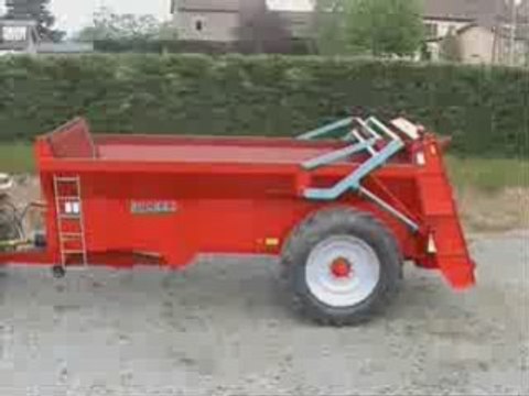 Epandeur à fumier BUCHET avec tablier 2008