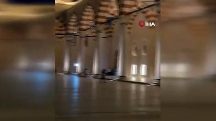 İstanbul'da camide rezalet! İki Rus turist hakkında 1 yıla kadar hapis cezası isteniyor!