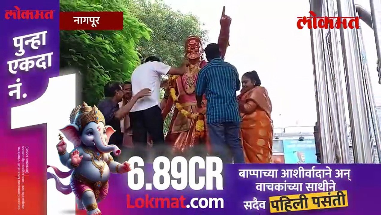 छत्रपती शिवाजी महाराज यांच्या पुतळ्याला माल्यार...
