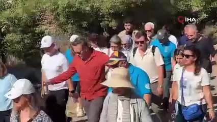 Aigai antik kentinde sağlık için yürüdüler