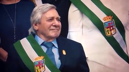 200 ROMER SAUCEDO LLEGA VELORIO PERCY