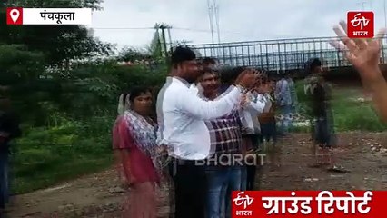 हाल-ए-पंचकूला... घग्गर नदी उफान पर, जिला अस्पताल में घुसा पानी, कार पर गिरा भारी पेड़, प्रशासन ने की लोगों से ये खास अपील