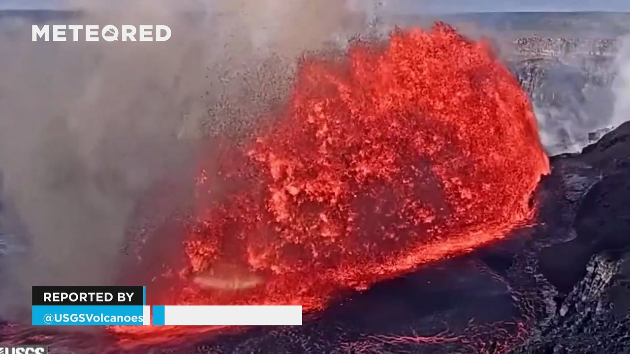 Kilauea Volcano (Hawaii, USA) is spewing large and impressive lava fountains. Some have reached over 100 meters in height