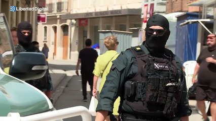 Buscan a un hombre por disparar tres tiros a un vecino en plena calle