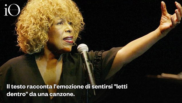 Addio a Roberta Flack: la storia e il significato della sua Killing me Softly with his Song