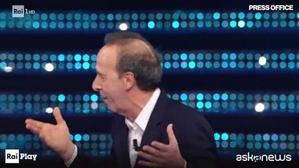 Sanremo 2025, l'ironia di Roberto Benigni nella serata delle cover