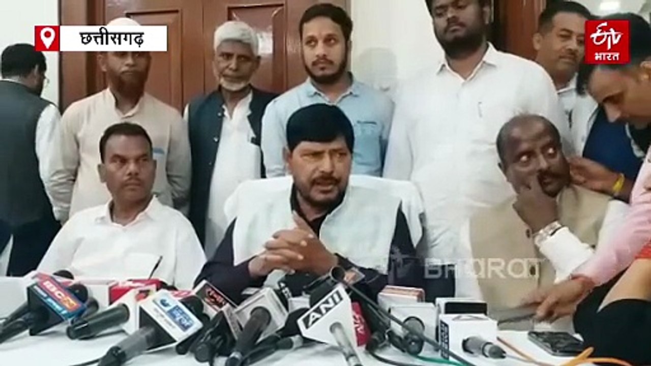 अगर राहुल गांधी के पास हाइड्रोजन बम है तो उन्हें पाकिस्तान भेजना पड़ेगा, यहां इसकी जरूरत नहीं: रामदास अठावले