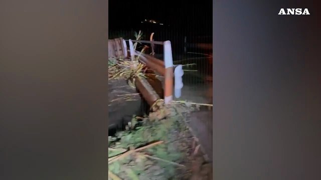 Alluvione all’Isola d’Elba: auto sommerse e strade come fiumi a Portoferraio