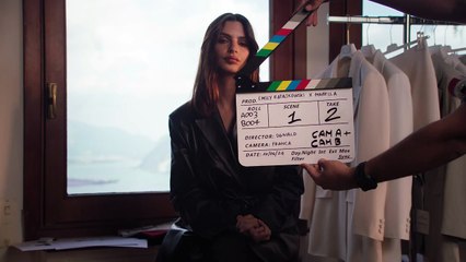 Emily Ratajkowski lancia una sua linea di blazer, ed è ispirata all'Italia