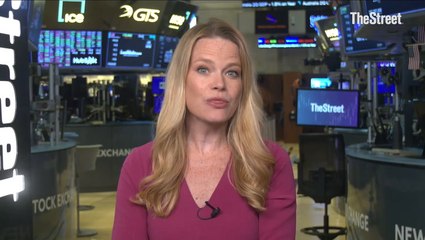 Macy’s sees strongest sales growth in three years, shares surge