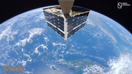 Satellite Takes 4K Selfie Over Great Barrier Reef