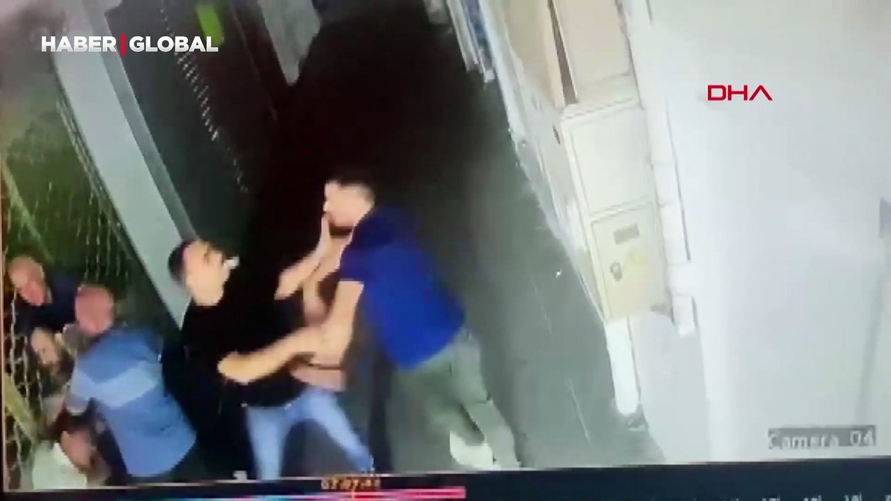 Adana erkek dehşeti! Kadını dükkan önünde darp ettiler