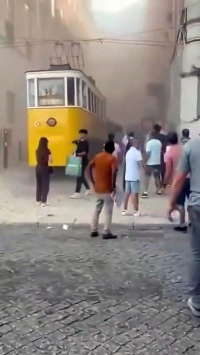 Tragédia em Lisboa: bondinho do Elevador da Glória descarrila e deixa pelo menos 15 mortos