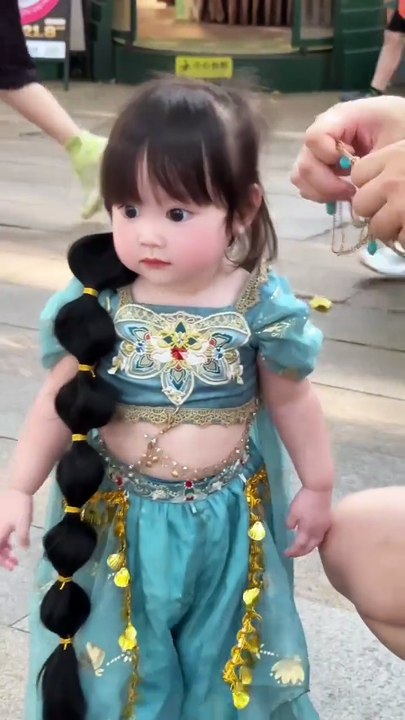 cutest elsa ever