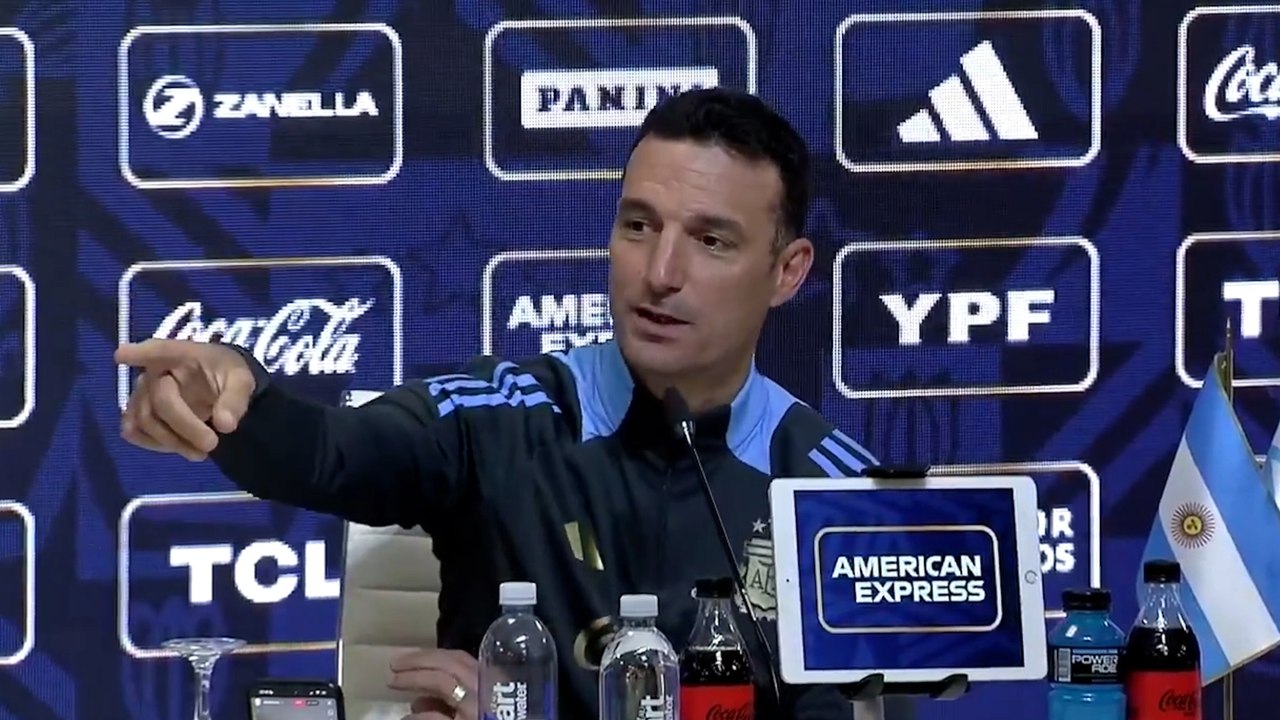 Lionel Scaloni hizo llorar a reportero en conferencia de prensa