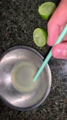 tomando limonada das boas