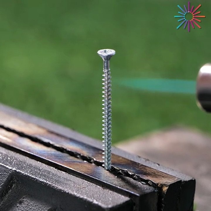 Organize your keys with this screw DIY! 🔩🗝️