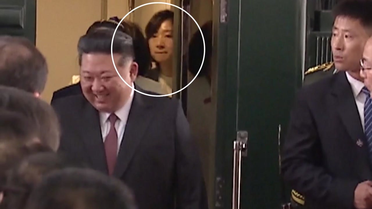 주애 뒤로 보이는 여성은 누구?...김여정, 여전히 1호 수행 [앵커리포트] / YTN