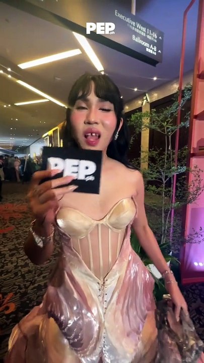 Sassa Gurl gets a kiss from Enchong Dee | PEP Interviews