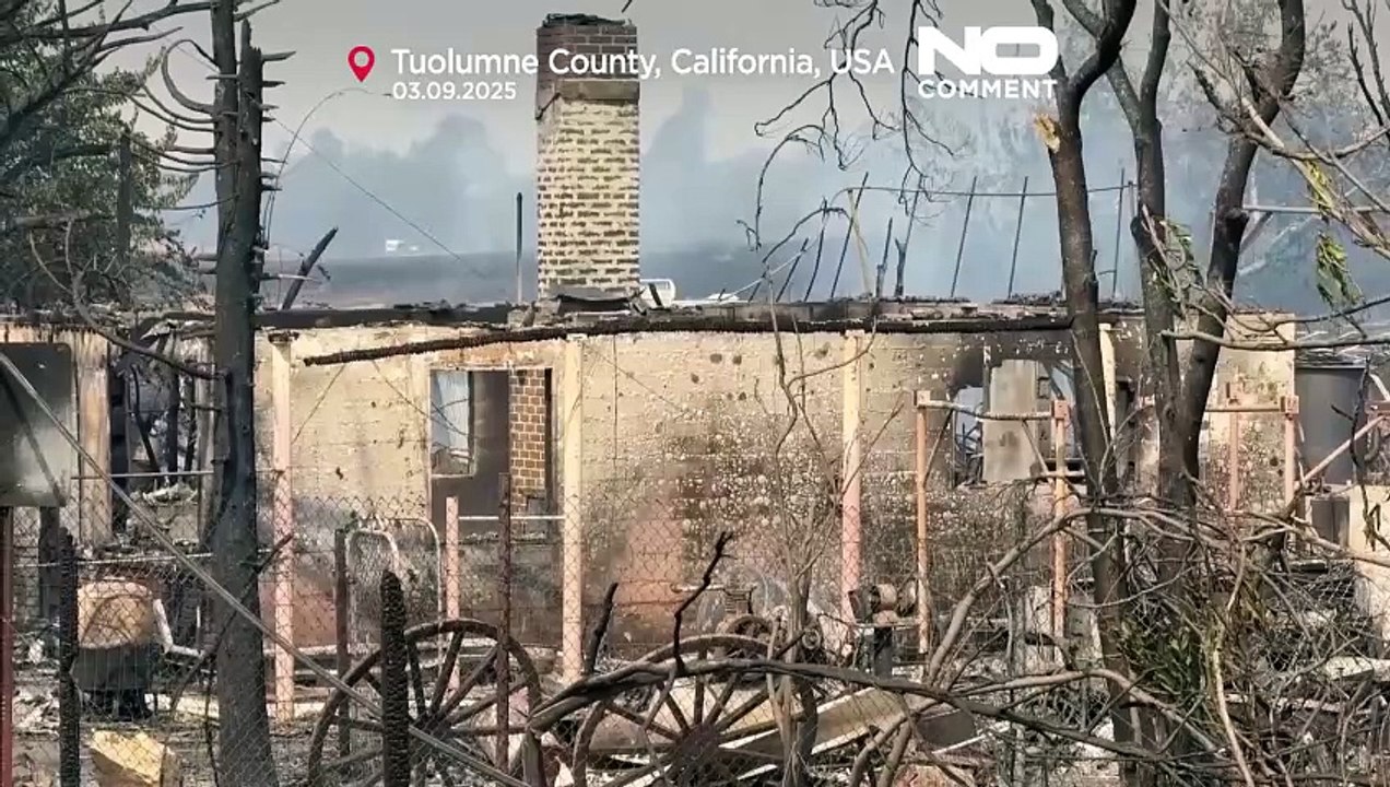 Un incendio forestal arrasa las casas de un pueblo histórico de la fiebre del oro en California