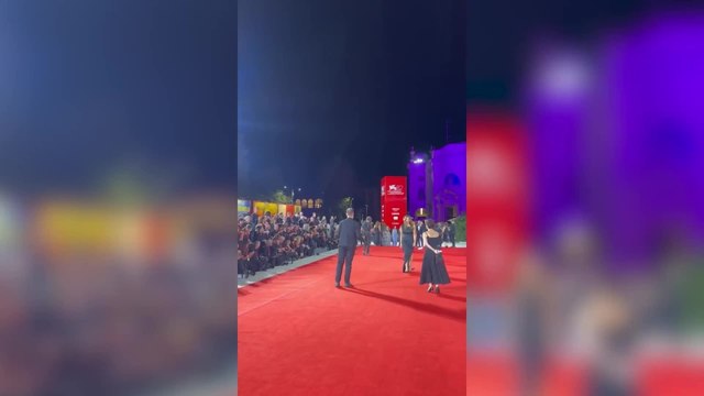 Venezia, la cantautrice romana Valentina Parisse sul red carpet della mostra del cinema