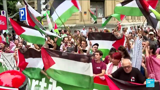 Chaos at Spanish Vuelta cycling race as pro-Palestinian protests disrupt stage