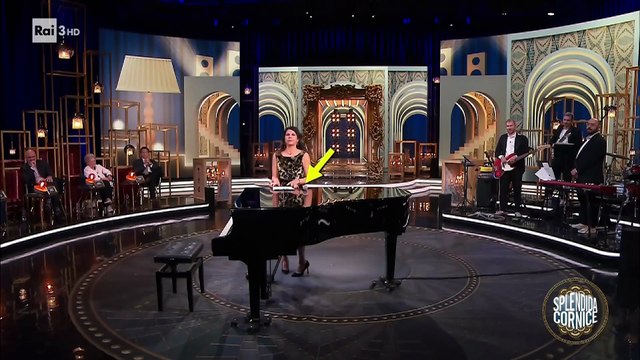 Splendida Cornice , il gesto eroico del fonico che salva il microfono