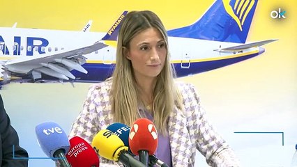 Los empleados de Ryanair en Santiago denuncian que se enteraron por la prensa de sus despidos