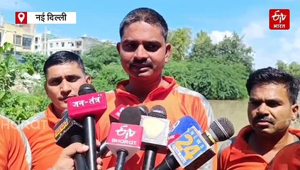 Delhi Flood: पालतू पशुओं पर भी बाढ़ की मार, खड्डा कॉलोनी में भैंसें-गायें भूख से बेहाल