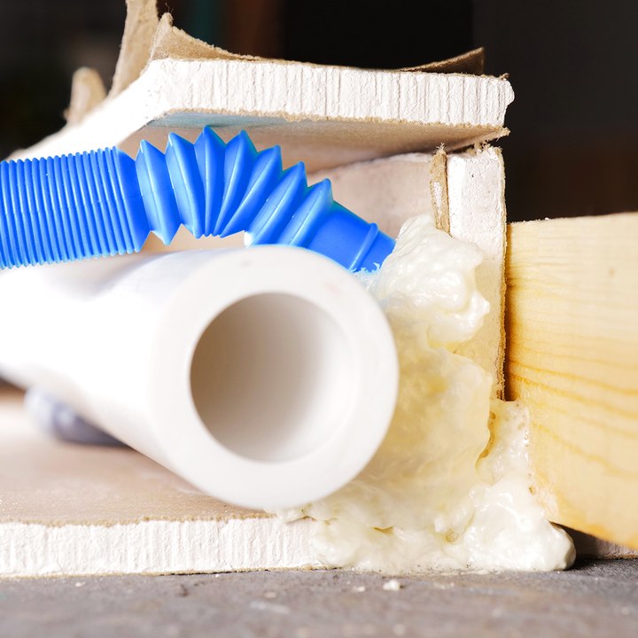 Use polyurethane foam wisely! Level up your repair skills with clever building hacks!