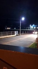 Moradores denunciam corridas e pessoas andando sobre carros em pequena cidade de SC