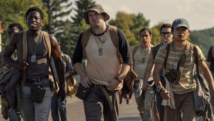 Wer schlendert, stirbt: In der Stephen-King-Verfilmung The Long Walk kann ein Muskelkrampf das Todesurteil sein