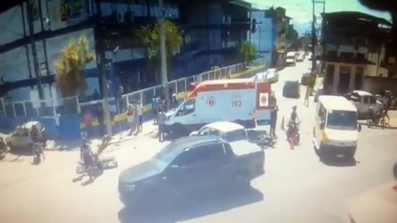 Ladrão que rouba ladrão: bandidos caem de moto, são furtados e presos em São Gonçalo