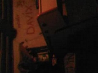 Le Yéti jouant au baby tout seul mdrr .