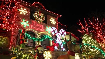 Le luci di Natale più spettacolari del mondo: le città che brillano per le feste