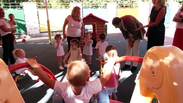Moreno anuncia gratuidad para el 70% de familias andaluzas con hijos de 0-3 años en este curso