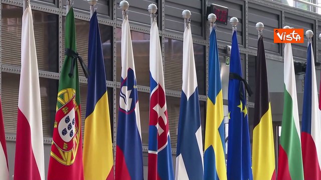 Deraglia funicolare a Lisbona, bandiere a mezz'asta su palazzi istituzioni Ue per onorare vittime