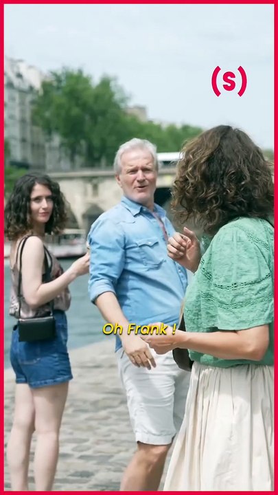 SIMONE - À CÔTÉ : son boss en short