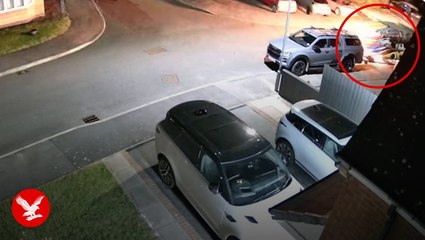 CCTV: Arsonist sets fire to trailer full of kayaks before fleeing scene