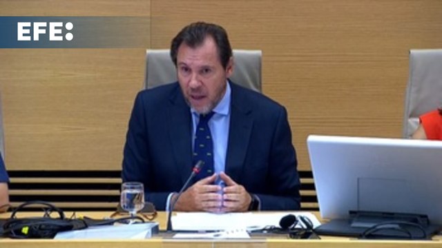 Óscar Puente marca un nuevo plan de adquisición progresiva de trenes con los fabricantes